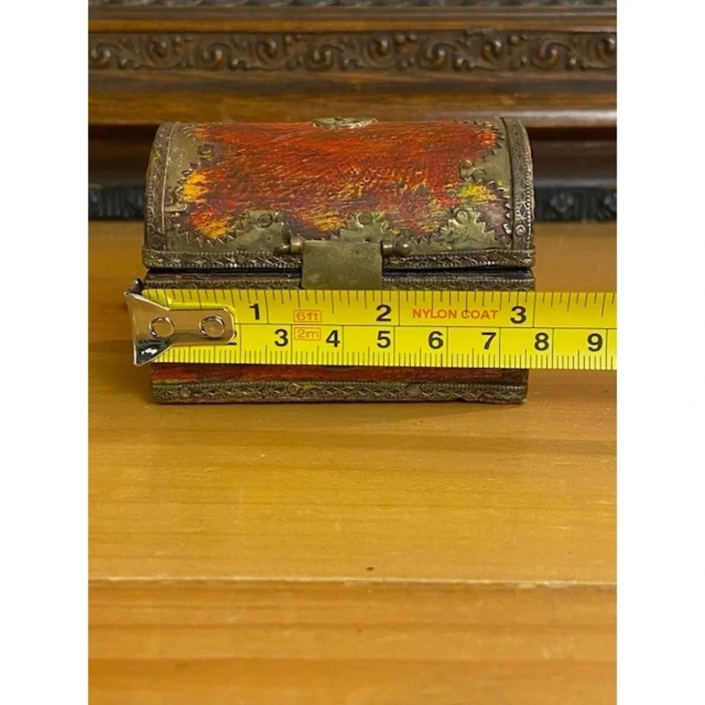 Unbranded vintage miniature